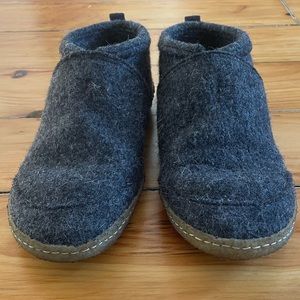 Kyrgies Women’s Tengaries Walkabouts - Size 38 (7.5/8) Charcoal
